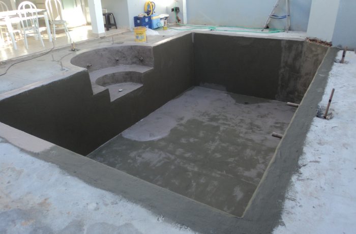 Manta Acrílica em piscina