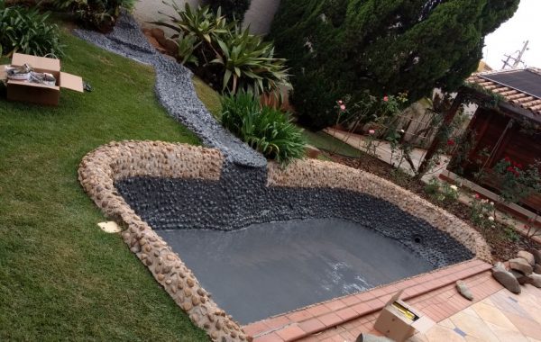 Aplicação de P.u vegetal em espelho d’ água com peixes